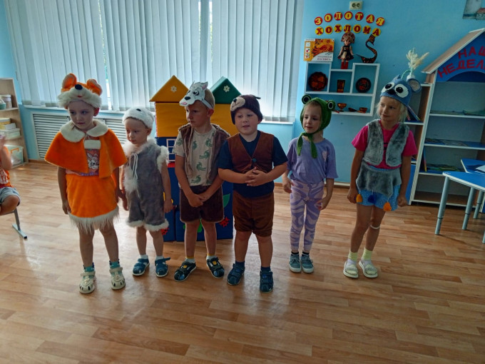 Инсценировка сказки "Теремок" Инсценировка сказки "Теремок".